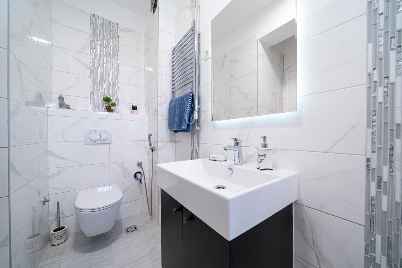 Luxury Dream View Apartment コトル エクステリア 写真